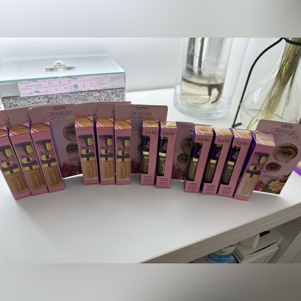 Tarte Creaseless Concealer - Picture 1 of 5